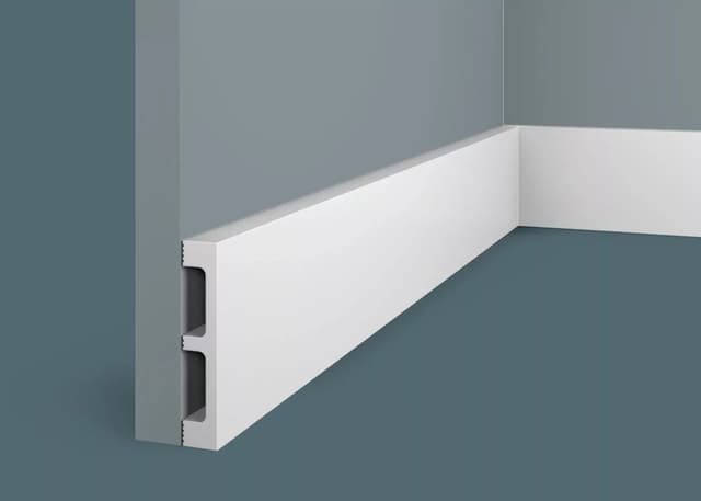 Плинтус. 2000×80×15 мм RT034