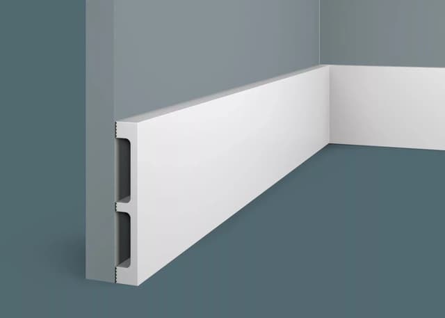 Плинтус. 2000×99×15 мм RT035